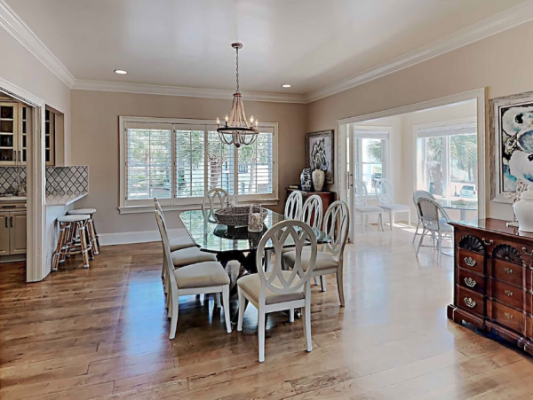 Elegant Beach retreat in Pawleys Island 5-Bedroom Steps to Beach